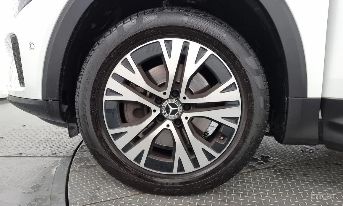 Mercedes-Benz GLB  - изображение 5