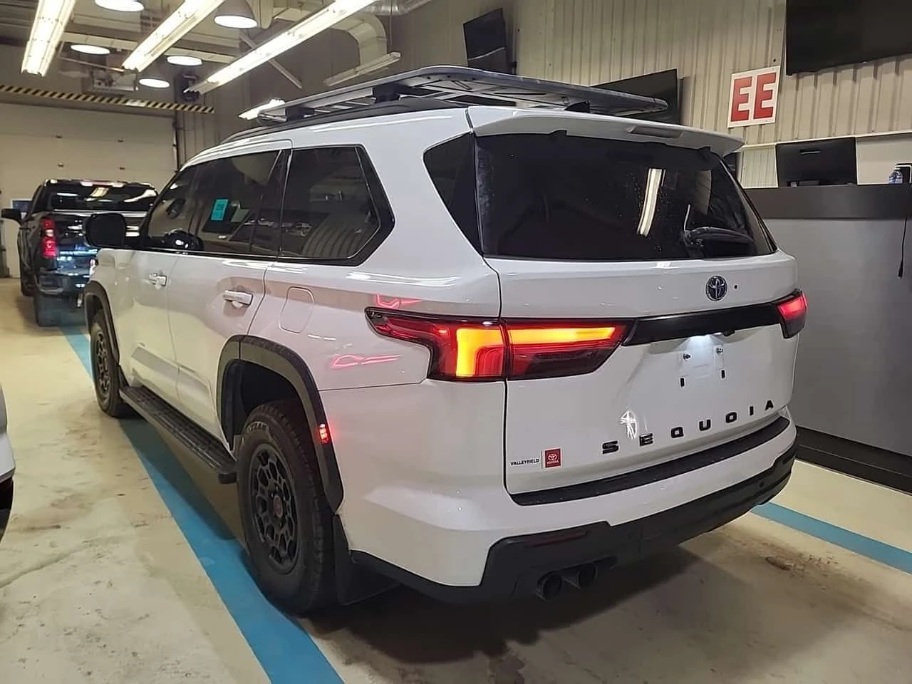 Toyota Sequoia * TRD OFF ROAD * ПОДГРЕВ* ЕЛ. СЕДАЛКИ*  - изображение 4