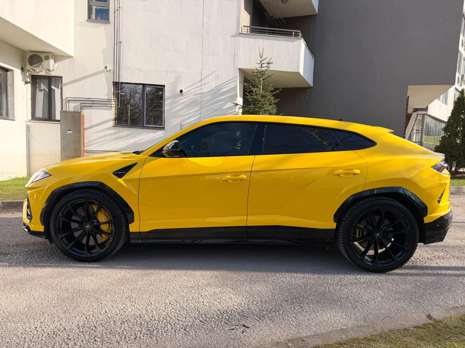 Lamborghini Urus, снимка 4 - Автомобили и джипове - 53802673
