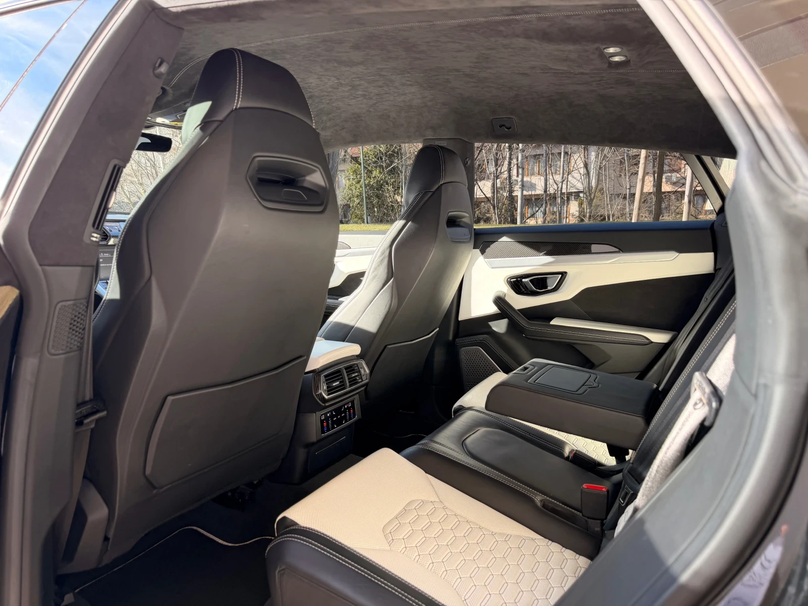 Lamborghini Urus, снимка 11 - Автомобили и джипове - 53802673