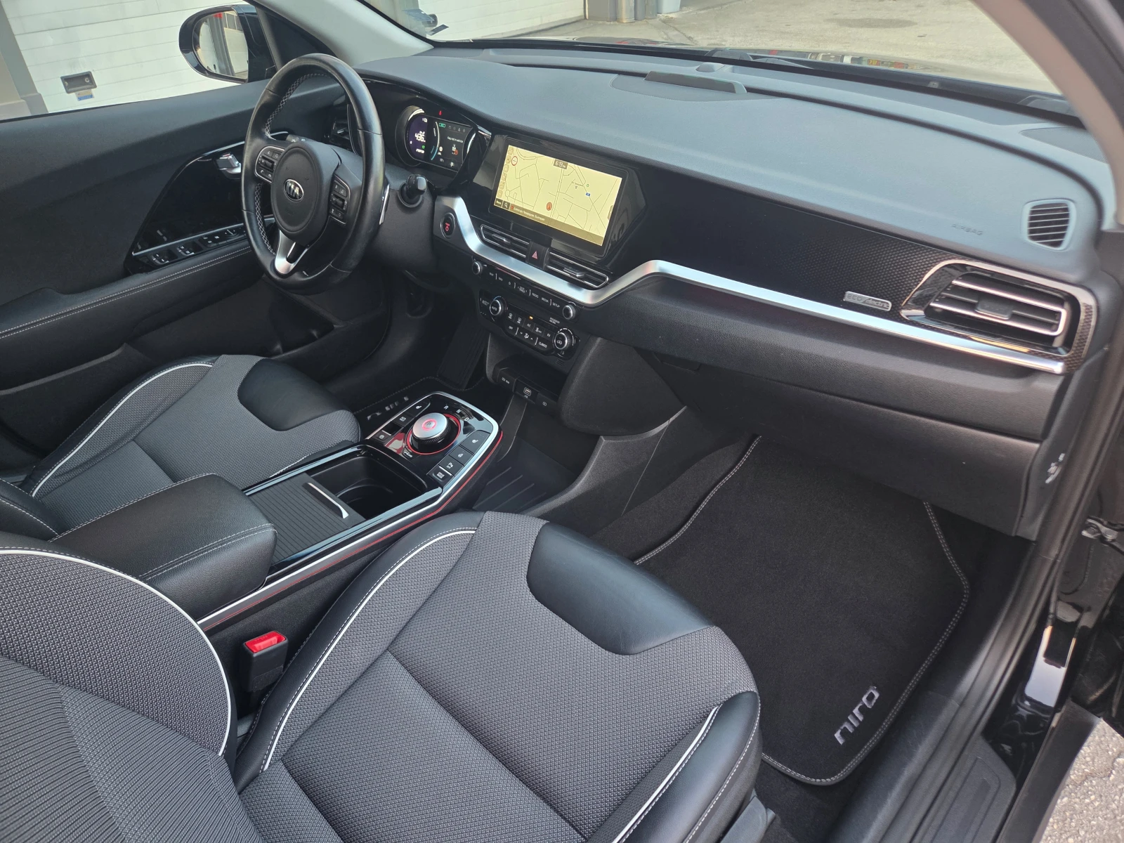 Kia Niro е-Niro/64kWh/Edition 7/KIA CONNECT, снимка 14 - Автомобили и джипове - 53866306