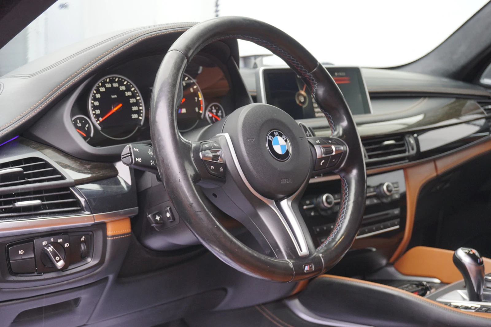 BMW X6 M/4.4/v8/LED/Нави/Алкантара/B&O/Head-up/FULL, снимка 17 - Автомобили и джипове - 54067456