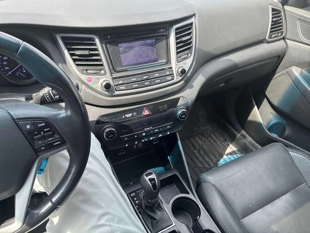 Hyundai Tucson * SE * PANO* KEYLESS* ПОДГРЕВ* , снимка 9 - Автомобили и джипове - 54423955