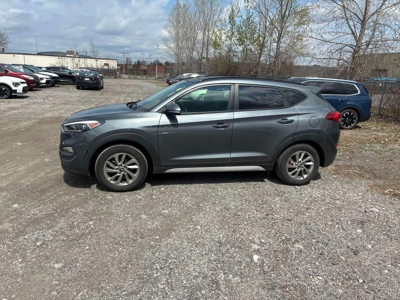 Hyundai Tucson * SE * PANO* KEYLESS* ПОДГРЕВ* , снимка 2 - Автомобили и джипове - 54423955