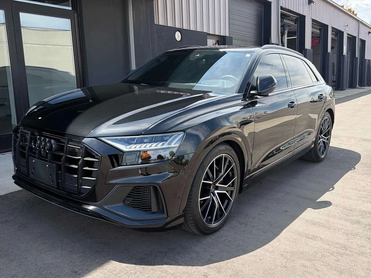 Audi SQ8 * CARFAX * ДИСТРОНИК * ХЕД-ЪП * 360 КАМЕРА * 