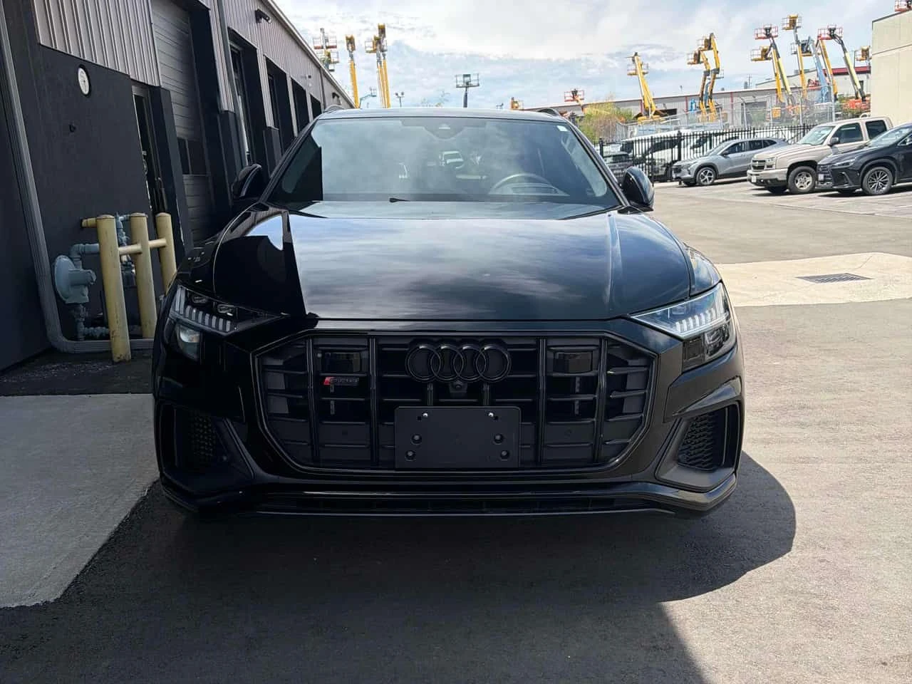 Audi SQ8 * CARFAX * ДИСТРОНИК * ХЕД-ЪП * 360 КАМЕРА * , снимка 5 - Автомобили и джипове - 54967806