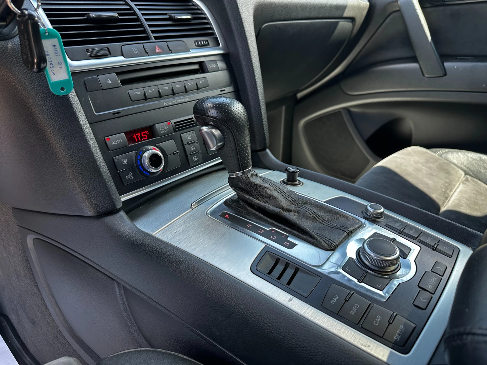 Audi Q7 3.0d 239 к.с./7-места, снимка 13 - Автомобили и джипове - 54976803