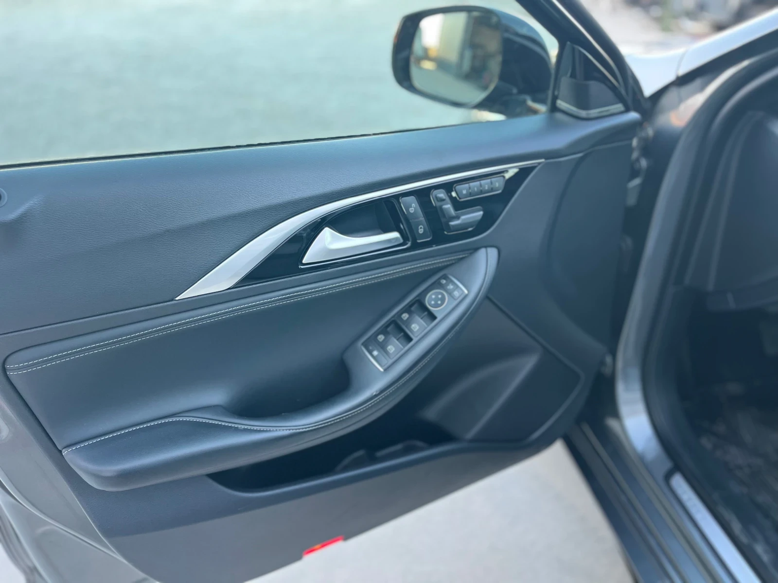 Infiniti Q30 94000км, снимка 9 - Автомобили и джипове - 56010069