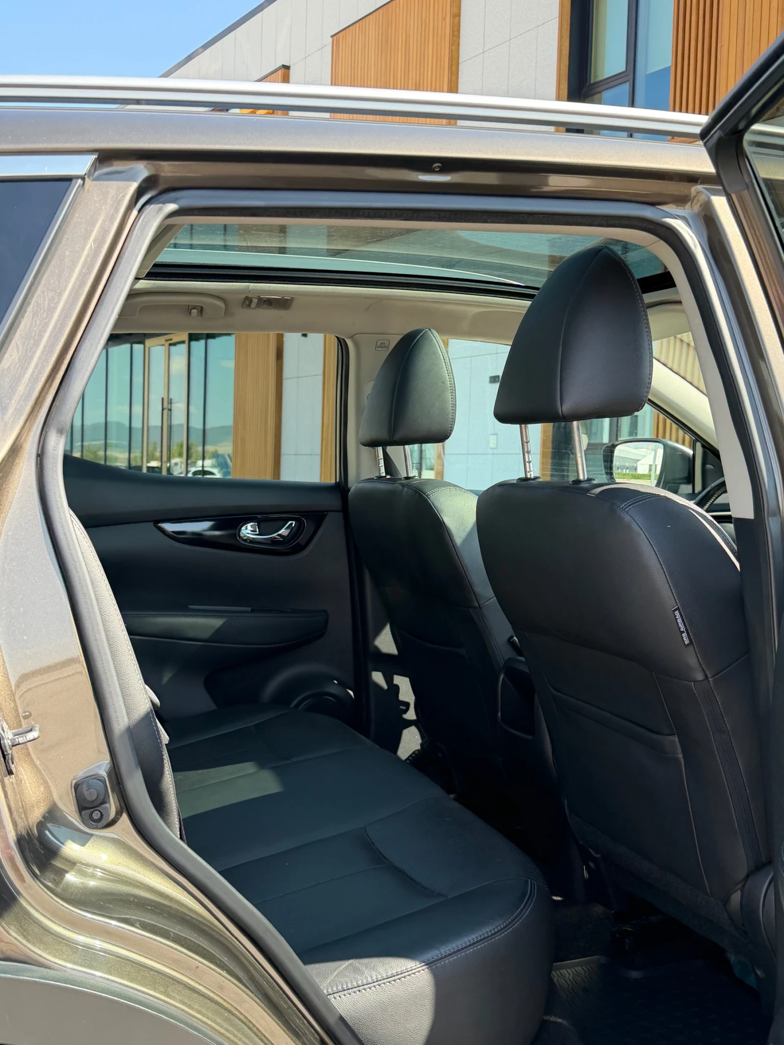 Nissan Qashqai, снимка 6 - Автомобили и джипове - 56151314