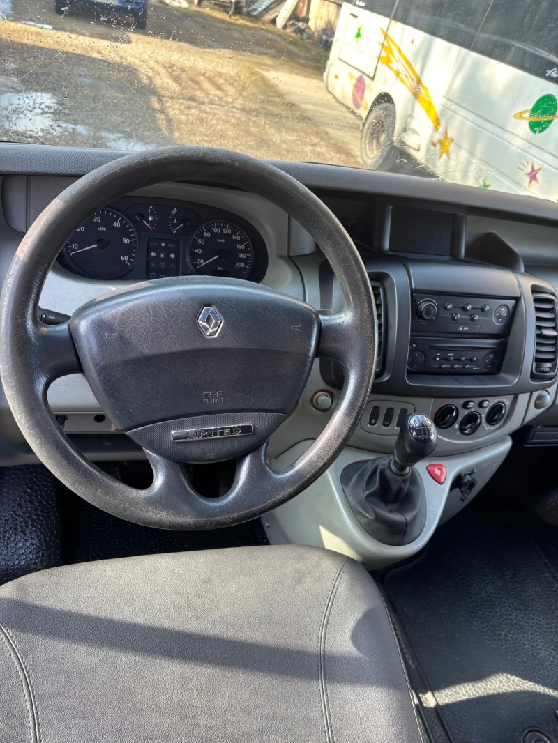 Renault Trafic 1.9, снимка 8 - Бусове и автобуси - 49143972