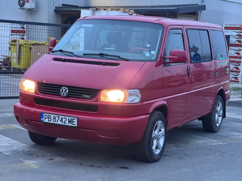 VW Multivan 2.5 TDI, снимка 2 - Бусове и автобуси - 53241265