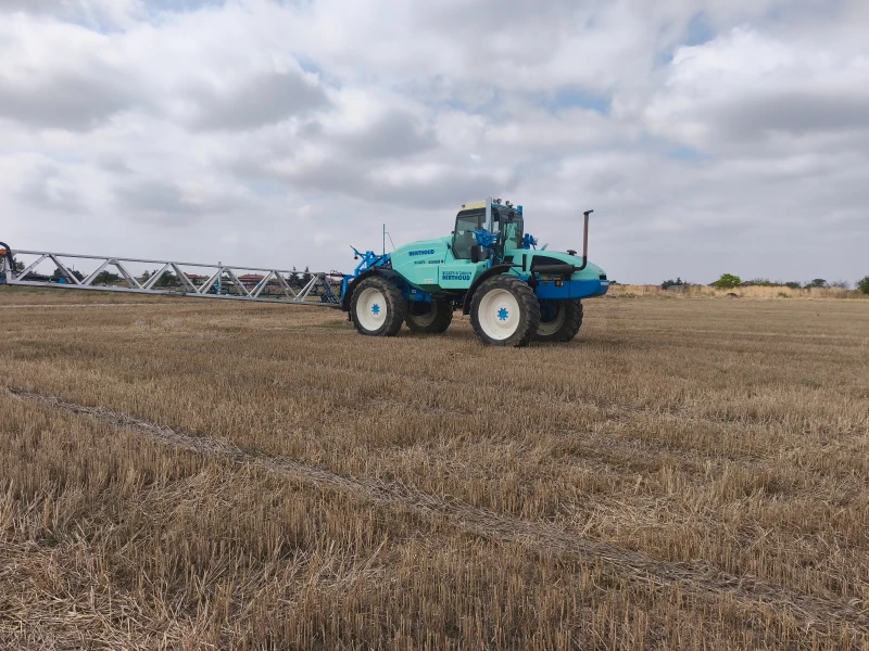 Самоходна пръскачка Berthoud Boxer II, снимка 8 - Селскостопанска техника - 52475739