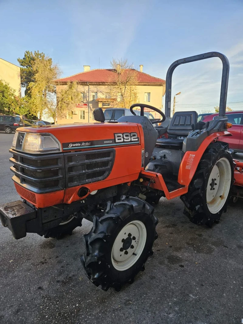 Трактор Yanmar KUBOTA-B92, 4x4, снимка 2 - Селскостопанска техника - 52306630