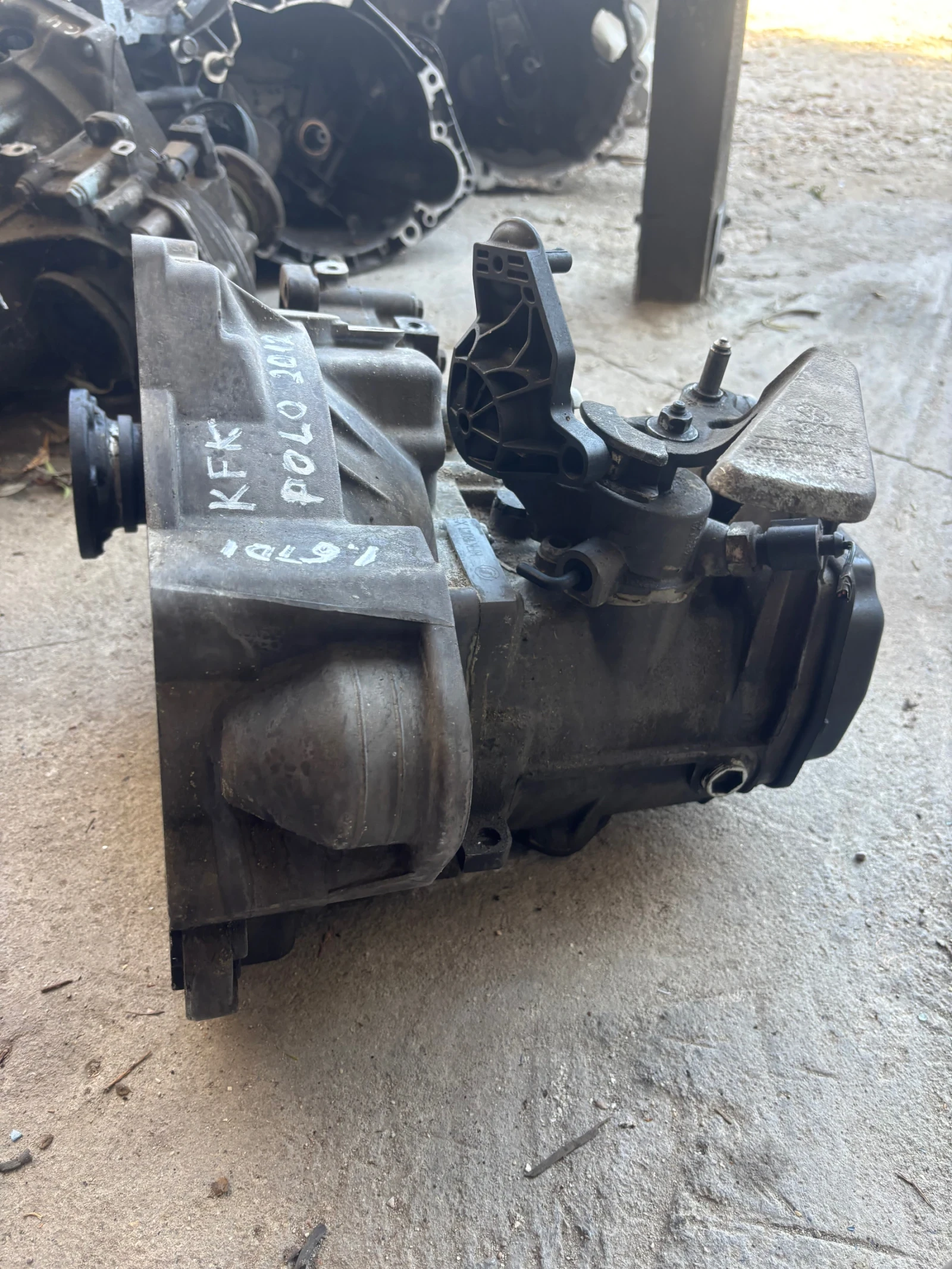 5-    VW Polo /  2012, 1.6 Tdi, KFK | Mobile.bg   4