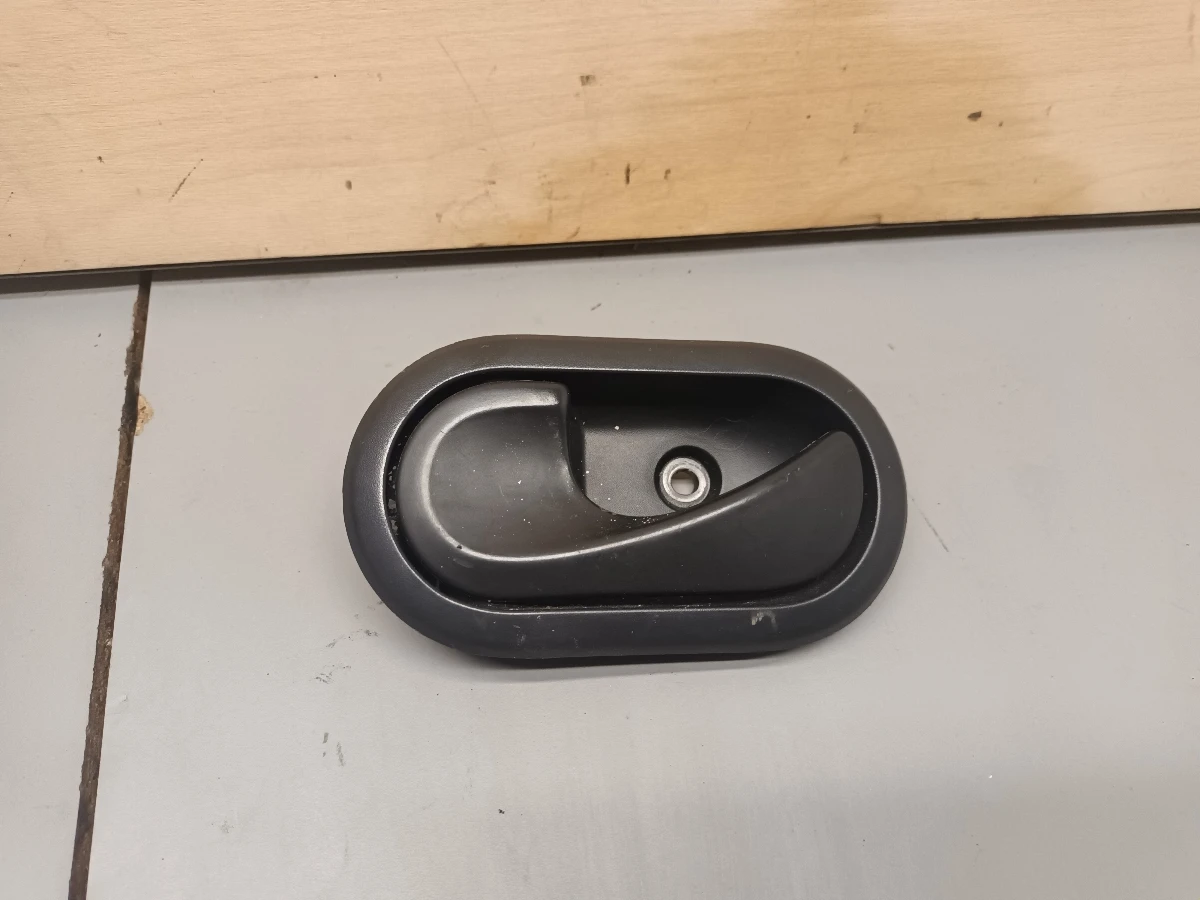 вътрешна дръжка предна лява Дачия Докер 1,5дци в