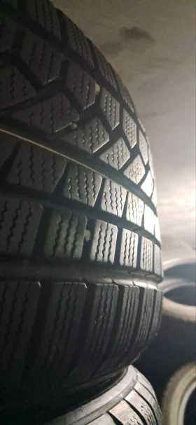 Гуми Всесезонни 235/50R18, снимка 1