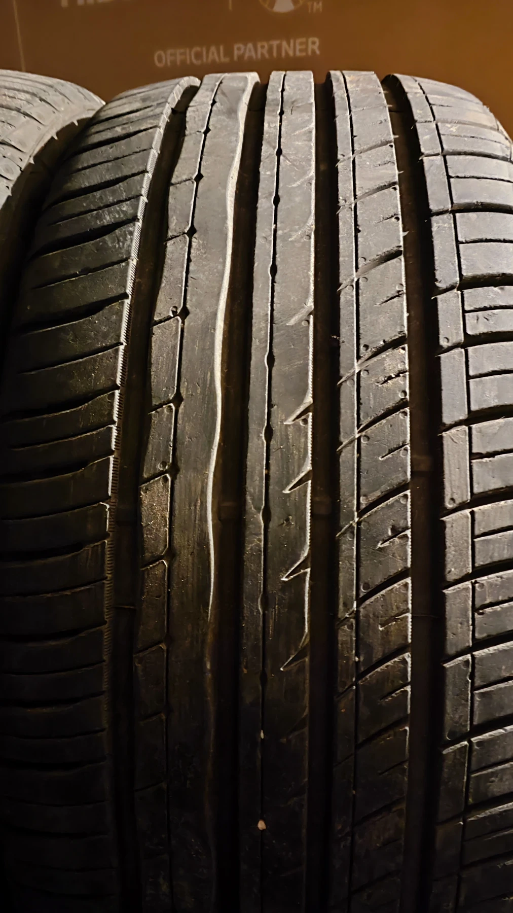 ���� 235/40R19 | Mobile.bg � ����������� 1