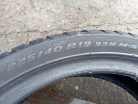 Гуми Зимни 225/40R19, снимка 3 - Гуми и джанти - 48250144