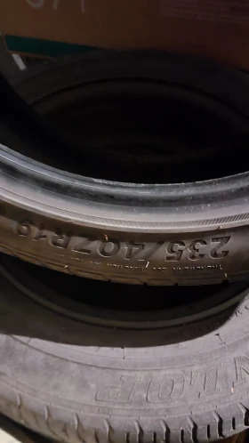 Гуми Летни 235/40R19, снимка 6 - Гуми и джанти - 53349508