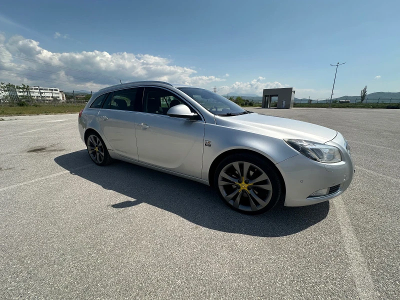 Opel Insignia, снимка 1 - Автомобили и джипове - 47500582