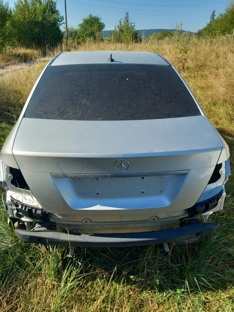 Mercedes-Benz C 220, снимка 2 - Автомобили и джипове - 46771419