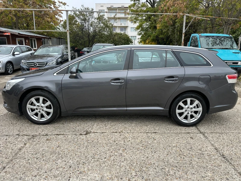 Toyota Avensis 2.0 D, снимка 8 - Автомобили и джипове - 52104083