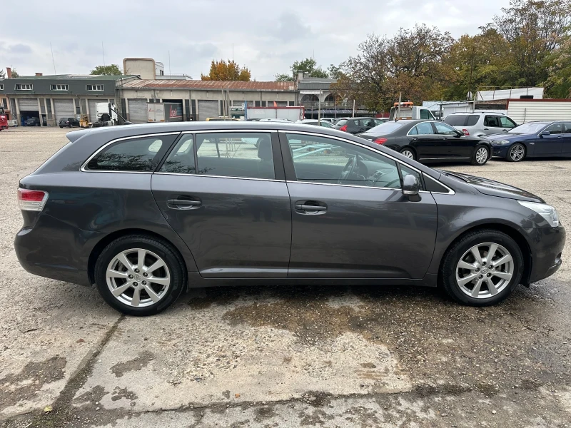 Toyota Avensis 2.0 D, снимка 4 - Автомобили и джипове - 52104083