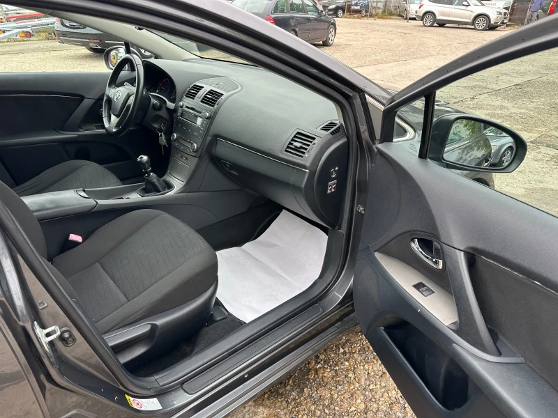 Toyota Avensis 2.0 D, снимка 13 - Автомобили и джипове - 52104083