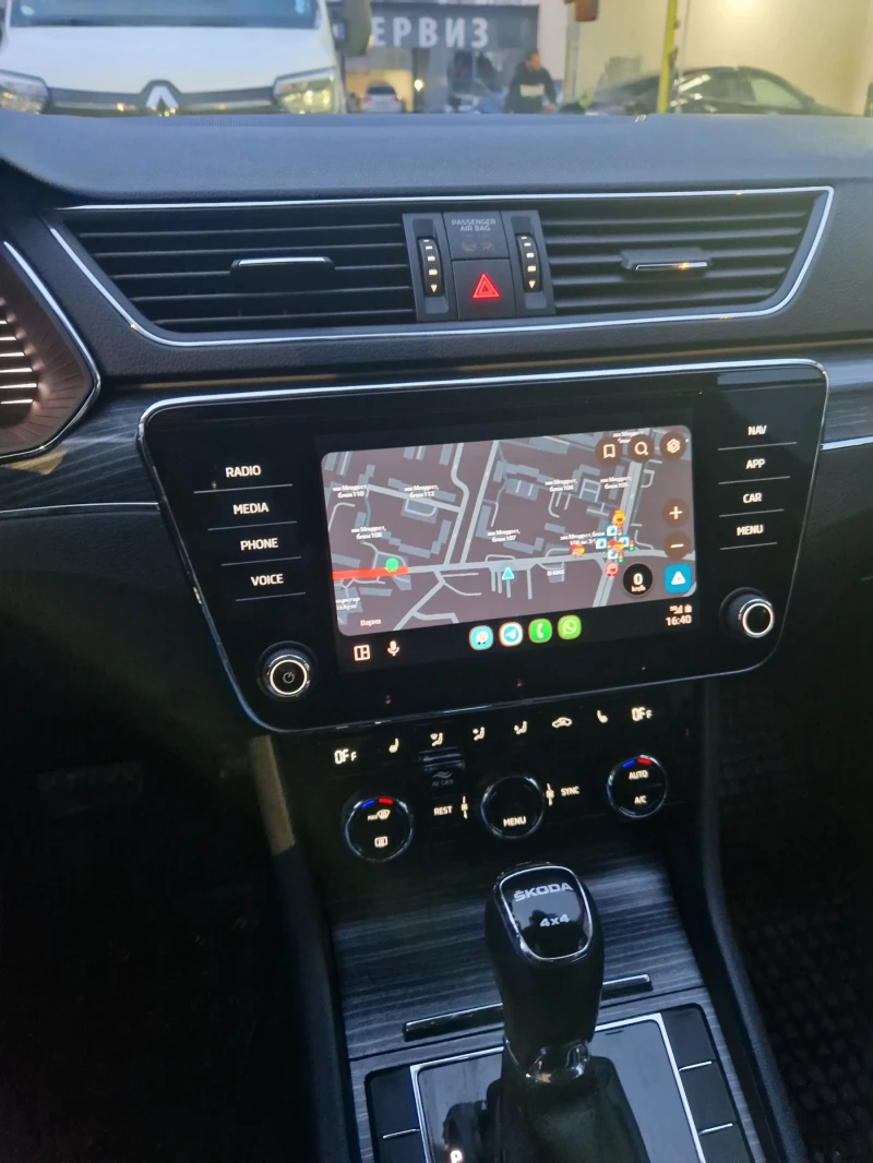 Skoda Superb 2.0 TDI 4X4, снимка 10 - Автомобили и джипове - 53373031