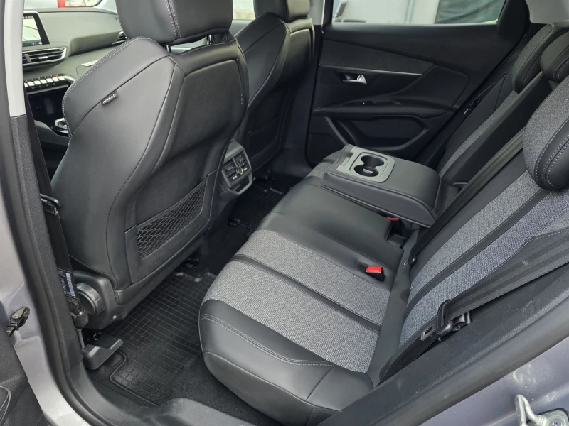 Peugeot 3008 1.2 PureTech Allure, снимка 16 - Автомобили и джипове - 53474092
