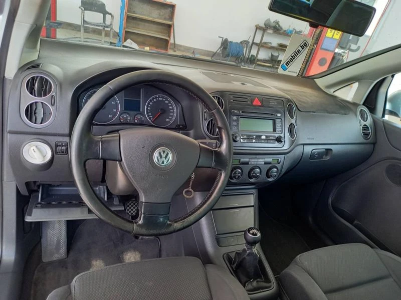 VW Golf Plus 1.6 FSI, снимка 11 - Автомобили и джипове - 34667377