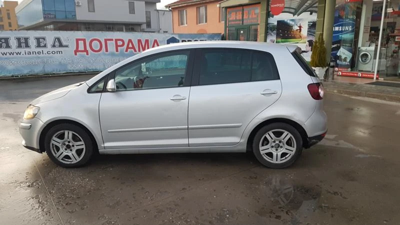 VW Golf Plus 1.6 FSI, снимка 7 - Автомобили и джипове - 34667377