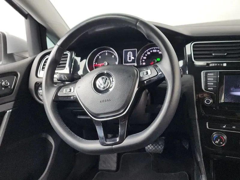 VW Golf Golf 7 1.6 TDI, снимка 13 - Автомобили и джипове - 56359572