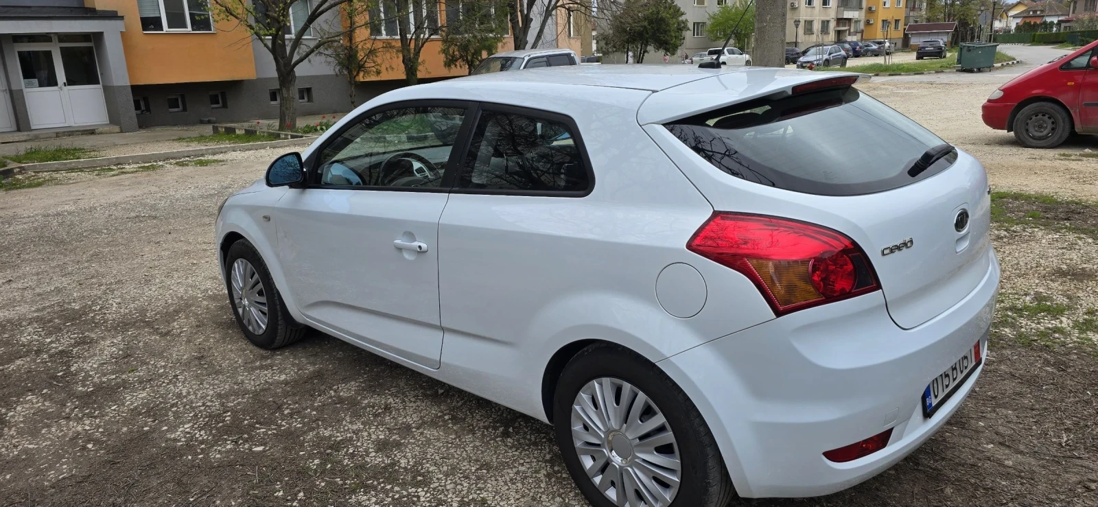 Kia Ceed 1.6crdi - изображение 2
