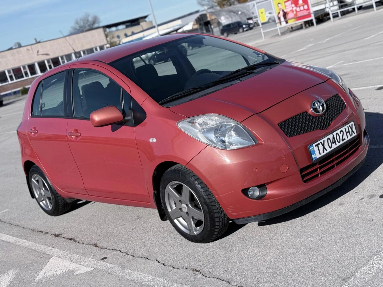 Toyota Yaris 1.3| 87ps| КЛИМАТРОНИК| ЛЕТНИ И ЗИМНИ ГУМИ С ДЖАНТ | Mobile.bg — изображение 5