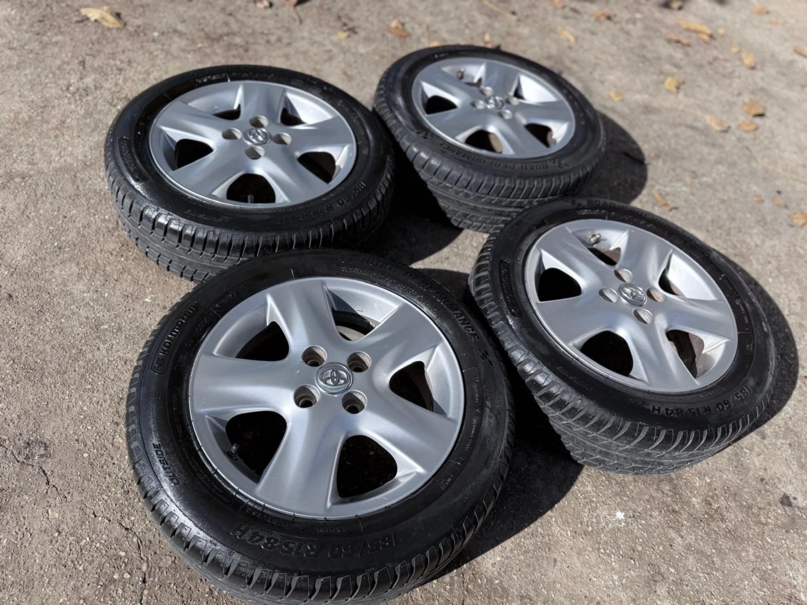 Toyota Yaris 1.3| 87ps| КЛИМАТРОНИК| ЛЕТНИ И ЗИМНИ ГУМИ С ДЖАНТ | Mobile.bg — изображение 17