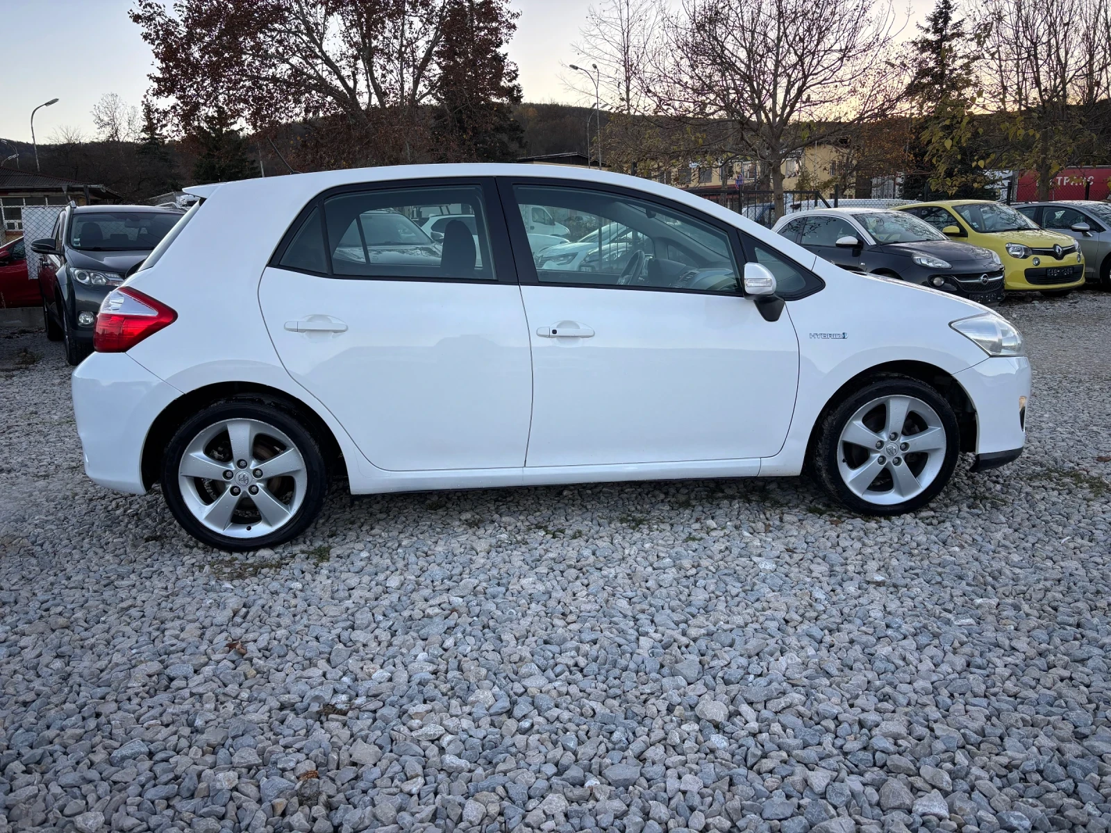 Toyota Auris 1.8 hybrid | Mobile.bg   6