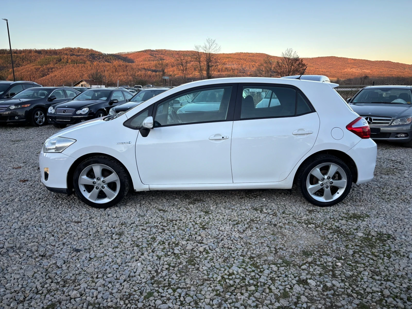 Toyota Auris 1.8 hybrid | Mobile.bg   7