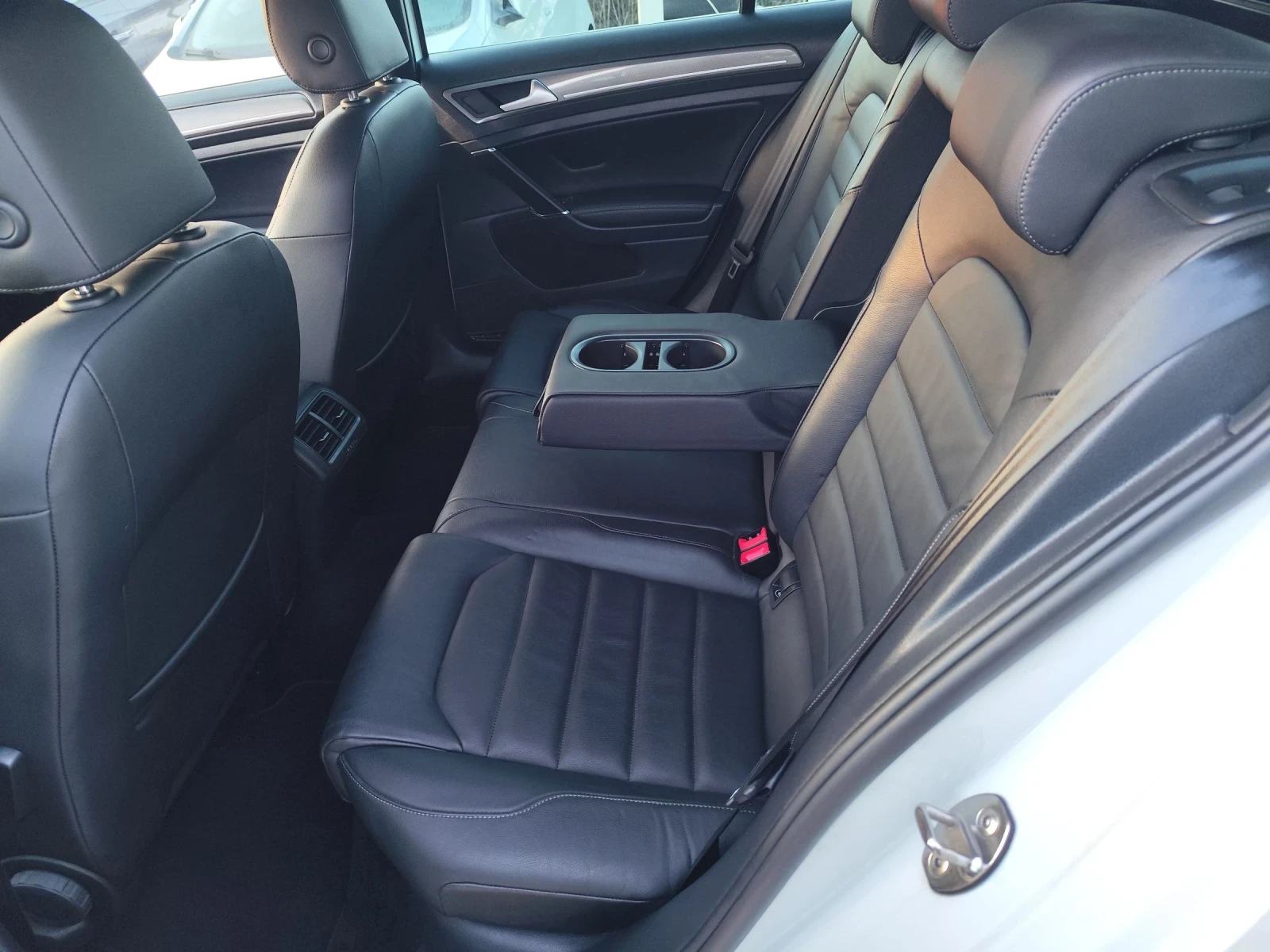 VW Golf Variant All Track 4x4 2.0 TDI Швейцария, снимка 9 - Автомобили и джипове - 53749821