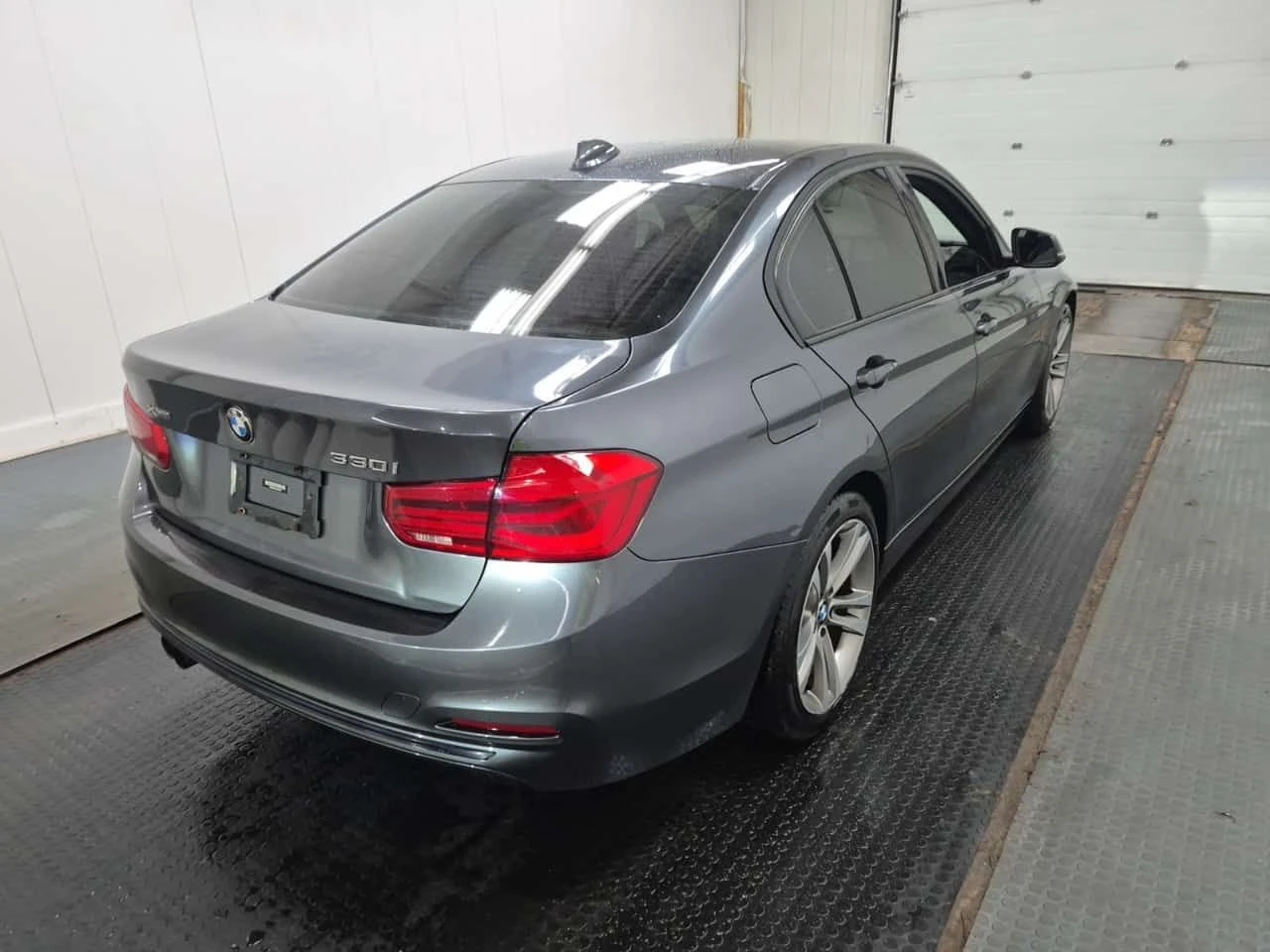 BMW 330 XDRIVE | PANO | NAV | ПОДГРЕВИ | CARFAX, снимка 3 - Автомобили и джипове - 53759946