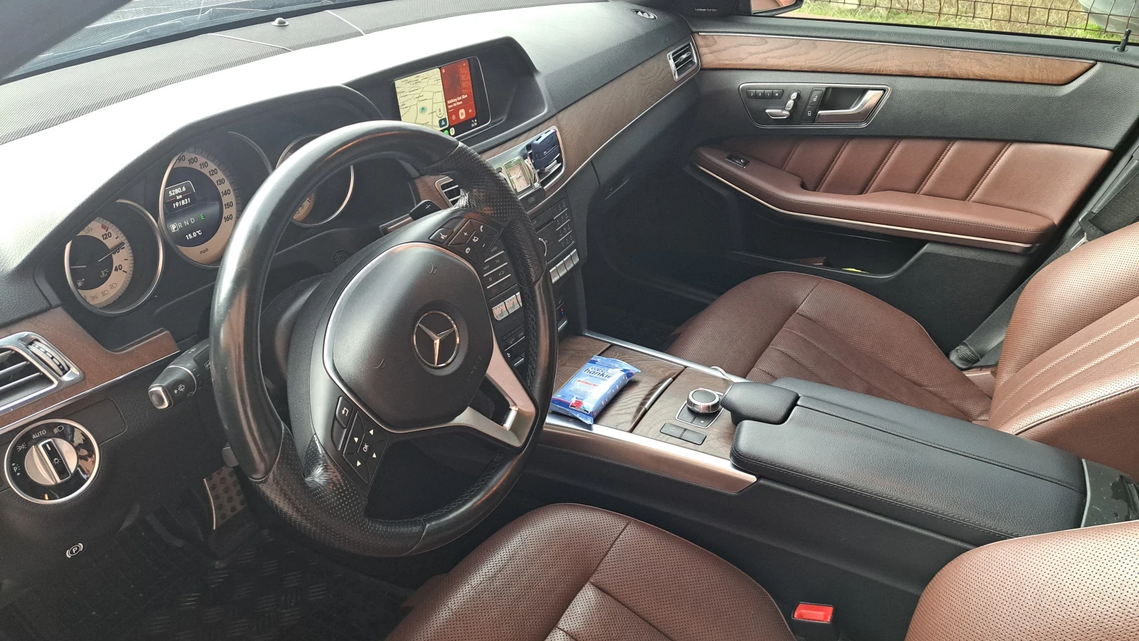 Mercedes-Benz E 250 Блутек 4матик, снимка 13 - Автомобили и джипове - 53956288