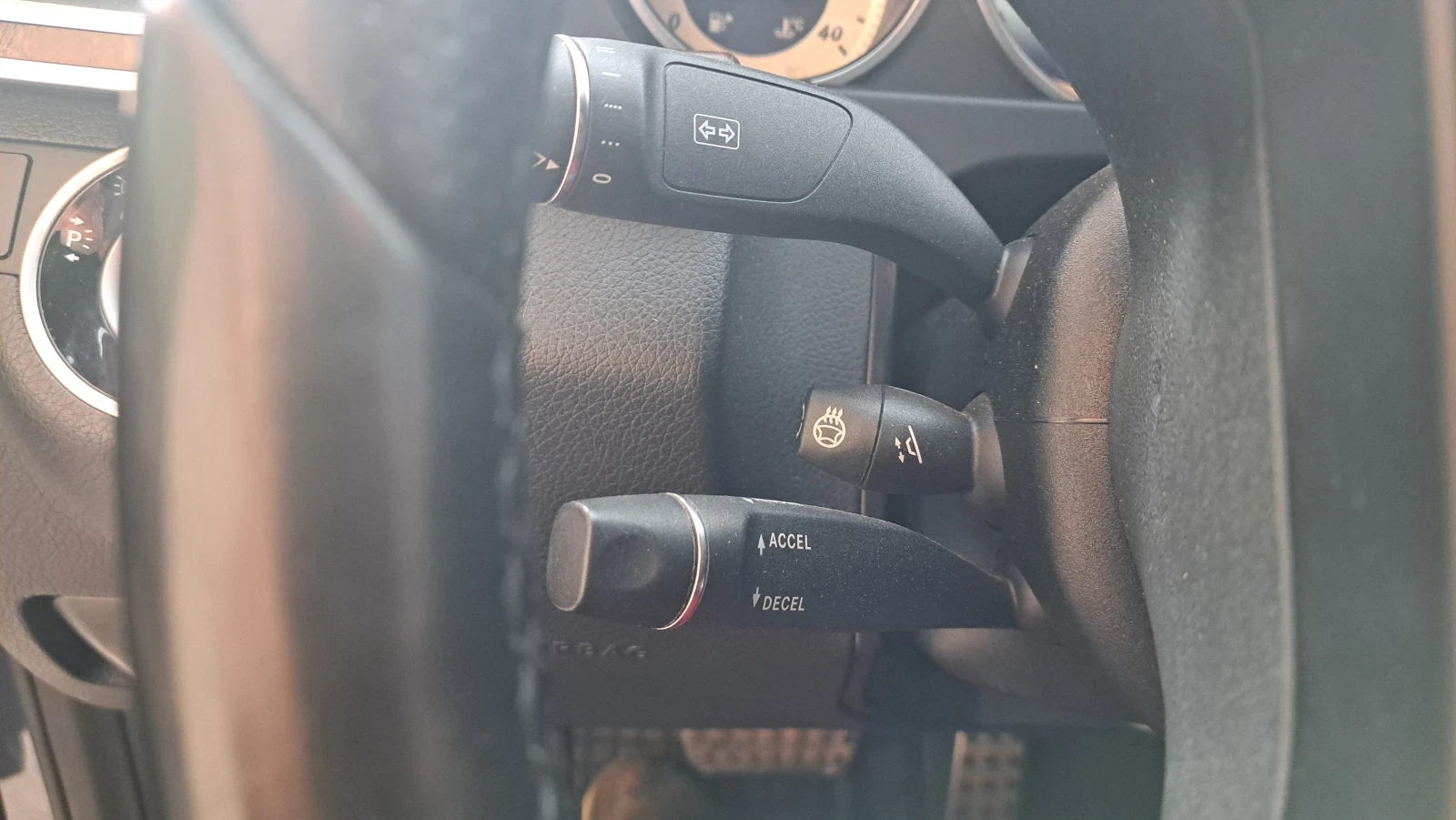 Mercedes-Benz E 250 Блутек 4матик, снимка 7 - Автомобили и джипове - 53956288