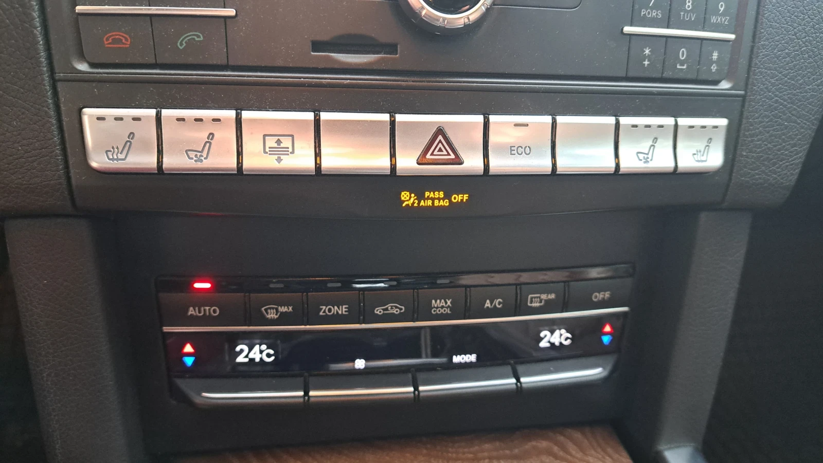 Mercedes-Benz E 250 Блутек 4матик, снимка 4 - Автомобили и джипове - 53956288