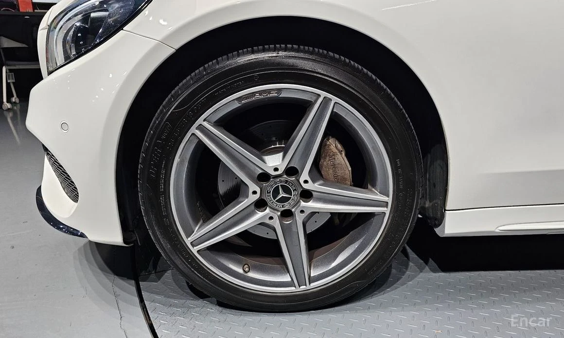 Mercedes-Benz C 200 4MATIC* AMG* LINE* BURMESTER* KEYLESS* КАМЕРИ* , снимка 14 - Автомобили и джипове - 54126553