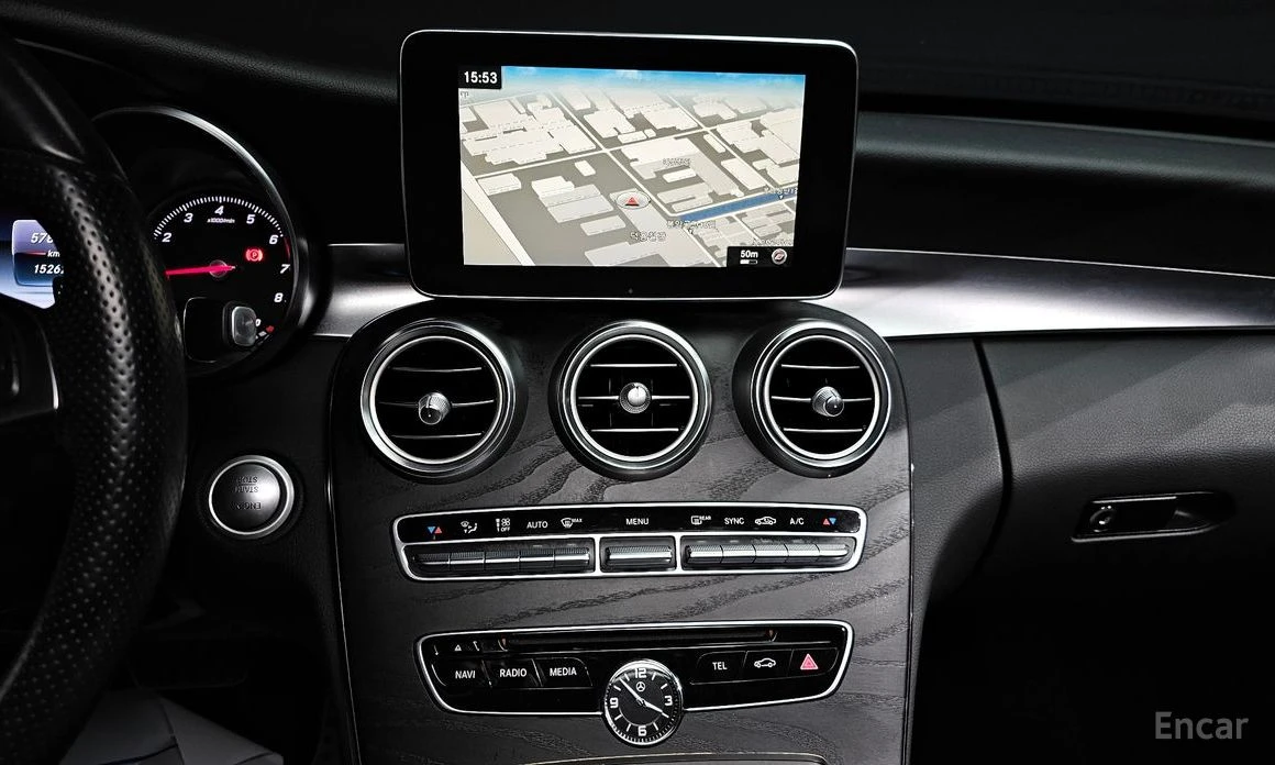 Mercedes-Benz C 200 4MATIC* AMG* LINE* BURMESTER* KEYLESS* КАМЕРИ* , снимка 11 - Автомобили и джипове - 54126553