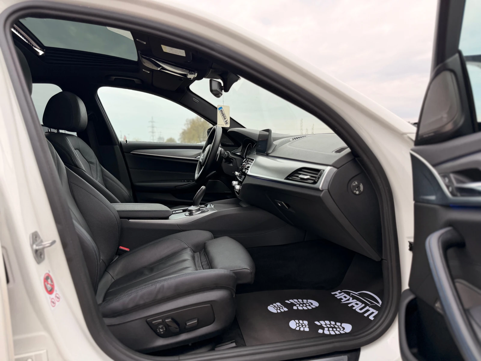 BMW 530 d= xDrive= M-performance= Distronic= HUD= harman/k, снимка 11 - Автомобили и джипове - 54235566