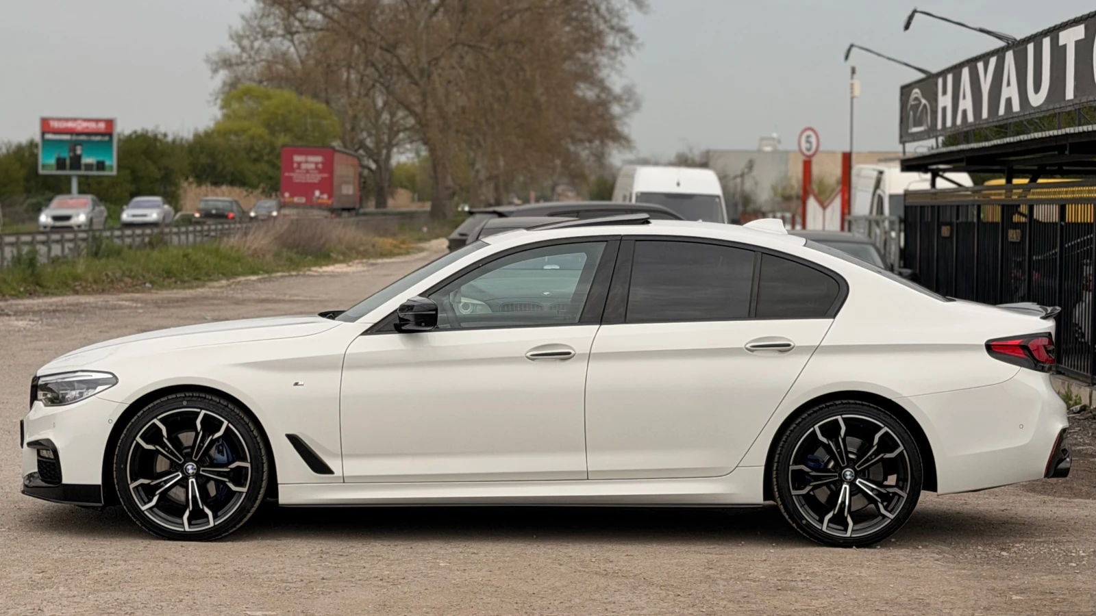 BMW 530 d= xDrive= M-performance= Distronic= HUD= harman/k, снимка 8 - Автомобили и джипове - 54235566