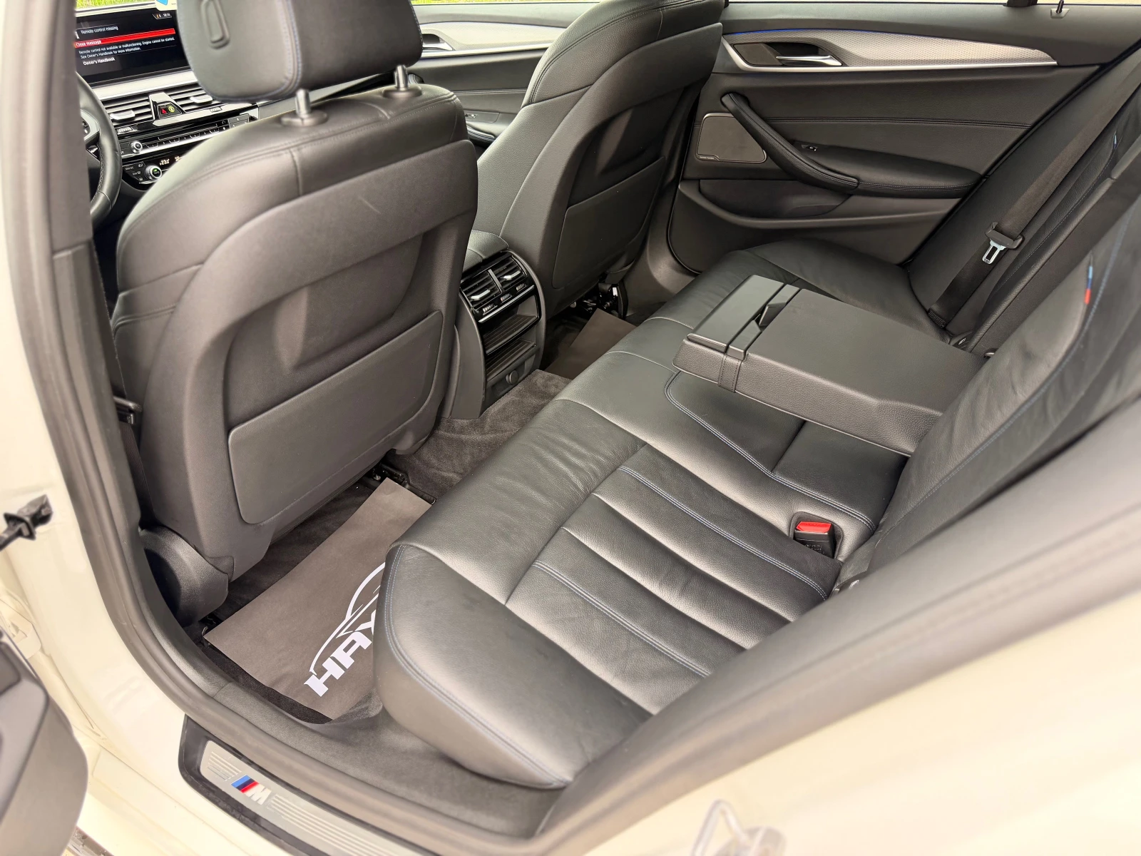 BMW 530 d= xDrive= M-performance= Distronic= HUD= harman/k, снимка 13 - Автомобили и джипове - 54235566