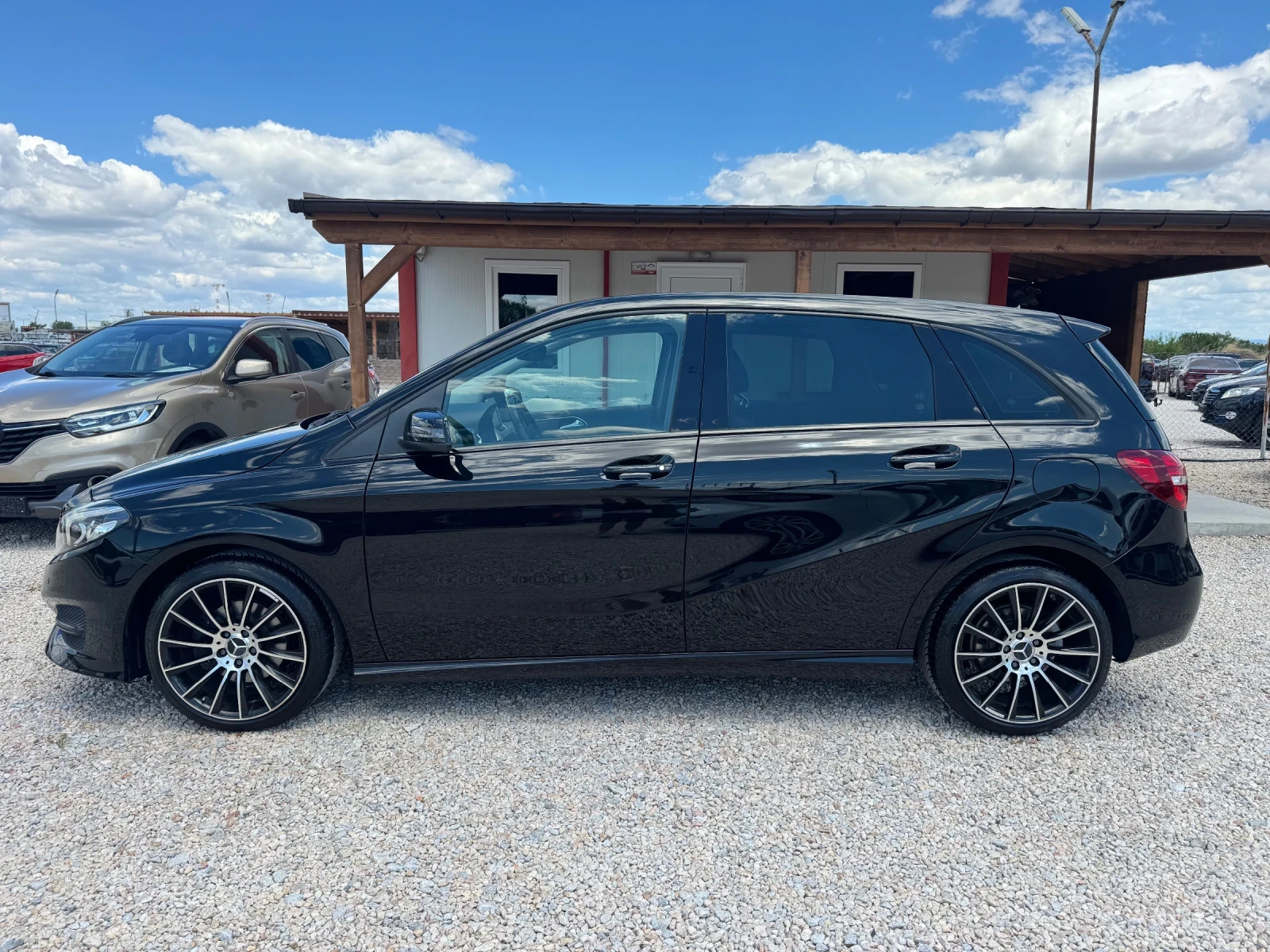 Mercedes-Benz B 200 * 2.2CDI* 136к.с* AMG Line* LED* Сервизна История, снимка 6 - Автомобили и джипове - 55276101