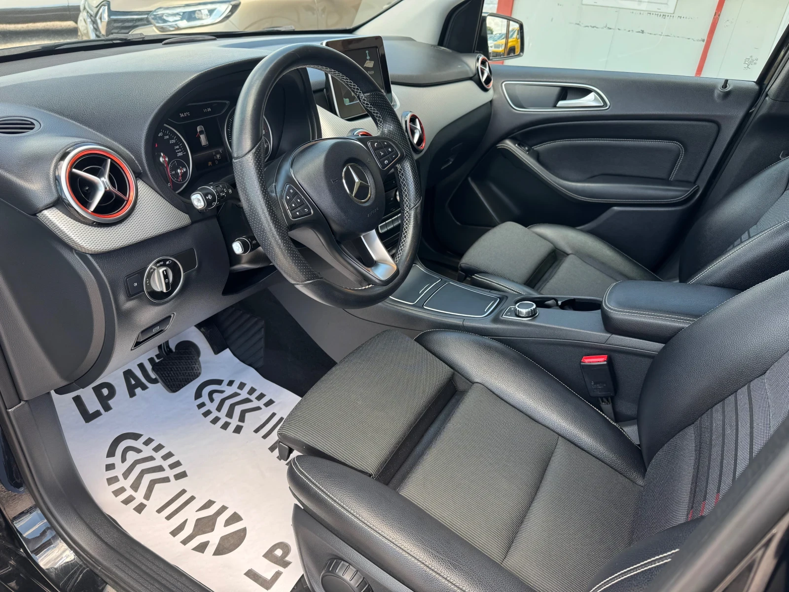 Mercedes-Benz B 200 * 2.2CDI* 136к.с* AMG Line* LED* Сервизна История, снимка 7 - Автомобили и джипове - 55276101